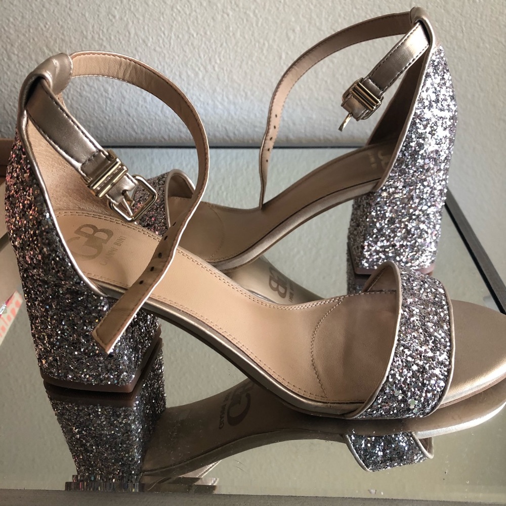 Gianni Bini Block Party Gold Fusion 8 M sandals